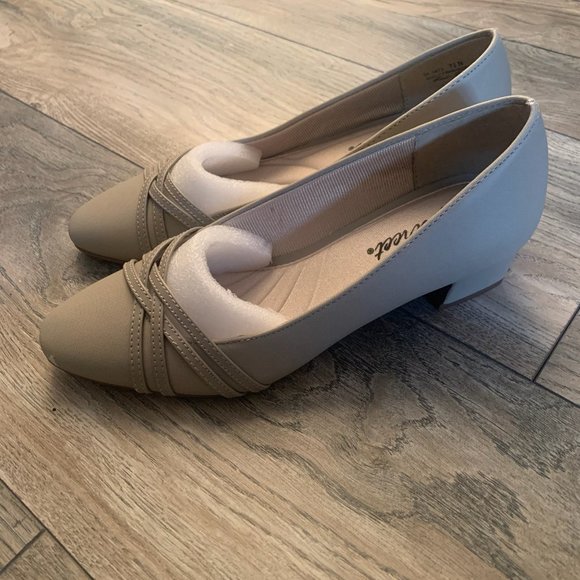 EASY STREET WALLIS WOMEN'S BLOCK‎ HEEL PUMPS/HEELS OATMEAL LINEN 7.5 - Picture 5 of 10